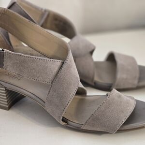 Elegant Women's Suede Sandals